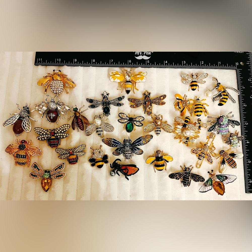 Mixed Lot of 30 Bee Bumblebee Brooch Pins Rhinestone Enamel Crystal Insect